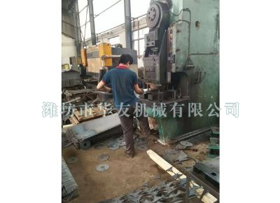 點(diǎn)擊查看詳細(xì)信息<br>標(biāo)題：華友機(jī)械車(chē)間一角 閱讀次數(shù)：8687